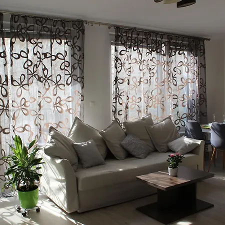 Leo Free Parking - Augusta Apartman Pozsony