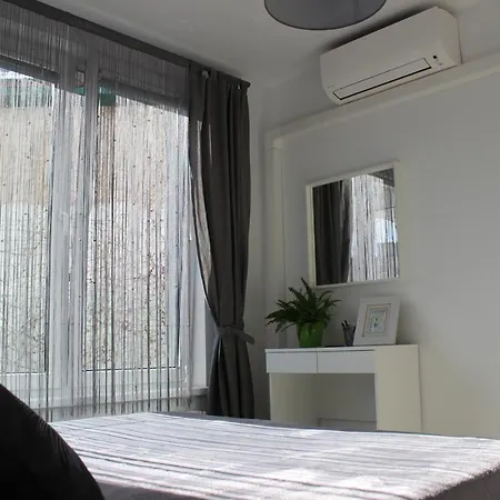 Leo Free Parking - Augusta * Братислава