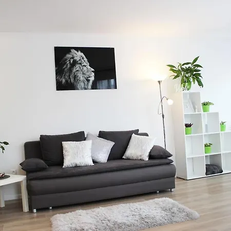 Leo Free Parking - Augusta Братислава