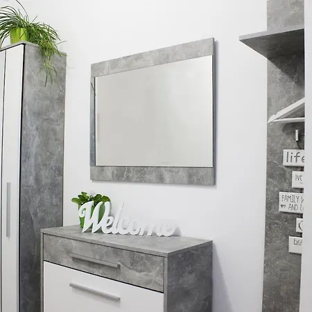 Leo Free Parking - Augusta Братислава