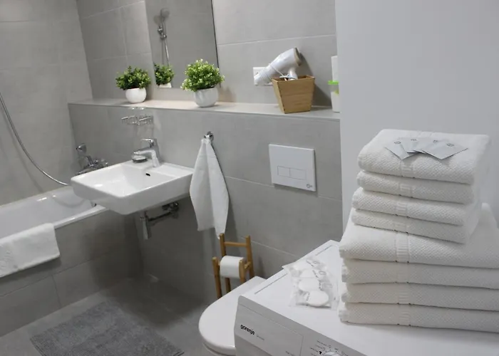 Leo Free Parking - Augusta Апартаменты