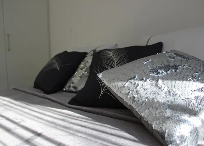 Апартаменты Leo Free Parking - Augusta