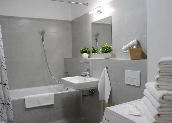 Апартаменты Leo Free Parking - Augusta