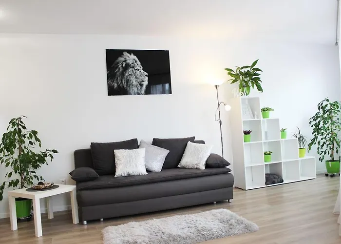 Leo Free Parking - Augusta Братислава