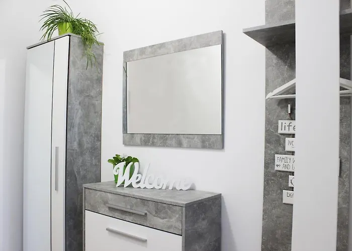 Leo Free Parking - Augusta Братислава